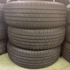 無料タイヤ　215/65R16