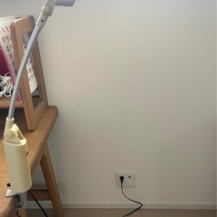 コイズミ　勉強机ライトの画像