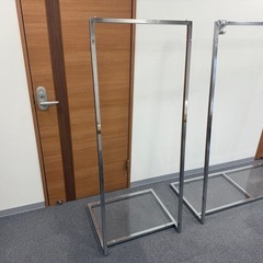 【店舗什器】アパレル用ハンガーラック スチール製 シンプルデザイ...
