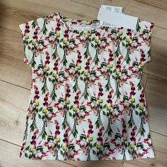 ユニクロ　未着用　110 女の子　夏服の画像