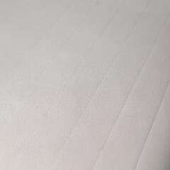 日本製脚付きセミシングルベッドの画像