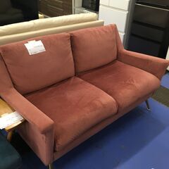 ★リユースのサカイ横浜南店★YM1199 KARE 二人掛けソファー ピンク W143×D86×H80 クリーニング済みの画像