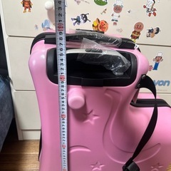 子供が乗れるキャリーケースの画像