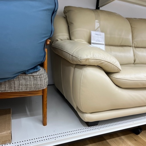 大塚家具 2人掛け ソファー 半革 ベージュ (IDC) のご紹介です！