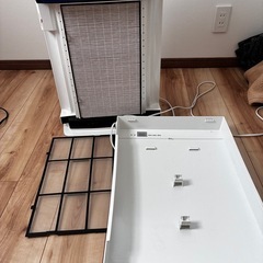 おまけのミニ空気清浄機付き！DAIKIN MCK70VKS-W 空気清浄機の画像