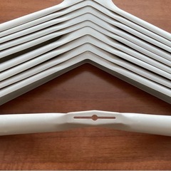 ワイヤーハンガーカバー10個セット　グレー　ジャケット用　コート用の画像