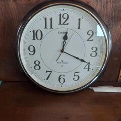 壁掛け時計2個セットの画像