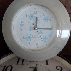 壁掛け時計2個セットの画像