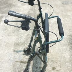 中古 軽量シルバーカー 折りたたみ マーブルグリーン 手押し車 歩行器 歩行補助 福祉 介護 介護用品 NOVA Cruiser Deluxe Rolling Walker ノバ ローリングウォーカー クルーザーの画像