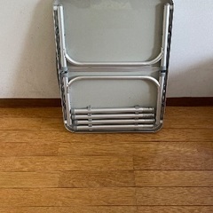 キャンプ用テーブルの画像