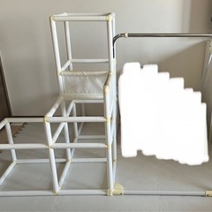 オールホワイト ジャングルジム、滑り台、ブランコ付きの画像