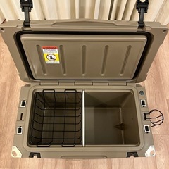 ドベルグ アイスランドクーラーボックス 45QT／ハイランダー アルミ