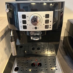 デロンギ　コーヒーマシーンの画像