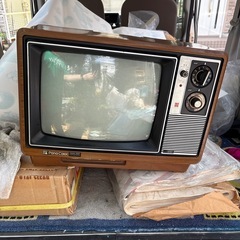 昭和レトロパナカラーテレビ
