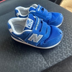 スニーカー　16.5cm