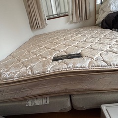 クィーンベッド用マットレスの画像