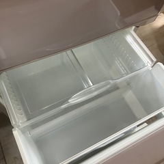 J319⭐️Panasonic ３ドア　2015年製　ノンフロン冷凍　冷蔵庫の画像