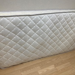 【新品　未使用】上質フィンランド産180cm 以下用ショートシングル　ベッドフレームとマットレスセット　⭐︎再組立し易い様に解体済み⭐︎の画像