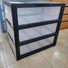 リユースのサカイ太田店★ジモティ割あり★  3段衣装ケース 黒 H64×D66×W44 クリーニング済み OJ9952の画像