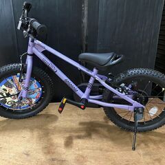 S749/Charly 1 イージーバイク 16インチ パープル  ママでも簡単にワンタッチでキックモードから自転車モードに変身できます　の画像
