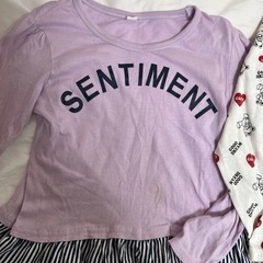 130女の子長袖服2枚の画像