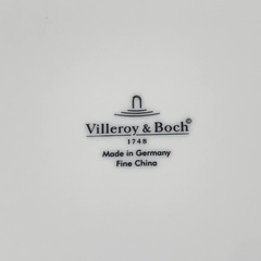 ビレロイボッホ　Villeroy Boch(独）大皿　反りのあるスクエアプレート　ホワイトの画像