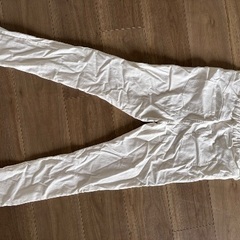 マタニティパンツ　白の画像