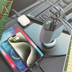 シガーソケット用の急速充電器の画像
