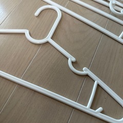 ハンガー　白10本　の画像
