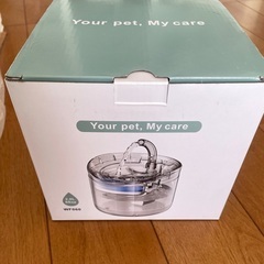 美品　猫自動給水器 ペット自動給水器 犬 猫水飲み器 大容量2Lの画像