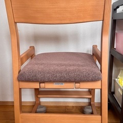 コイズミさんの学習椅子の画像