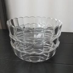 ガラス製ボウル３個セット/食器の画像