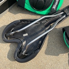 自転車グッズ　空気入れ　GIANTサドル　 携帯空気入れ　zefal panaracerの画像