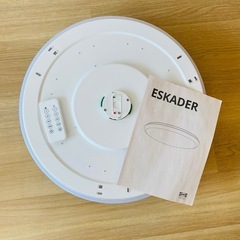 ★ほぼ未使用品★IKEAシーリングライト　リモコン・調光付き　ESKADERの画像