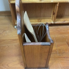 🌼木製カントリー風　キッチン道具入れの画像