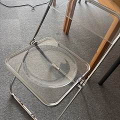 オシャレな透明の椅子✨