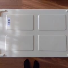 値下げします！本当にお得です！！食品保管用コンテナ蓋付き×5セット + 蓋1枚  実物をご覧になればご理解いただけると思いますの画像