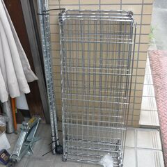 ⑤　メタルラック　４段　横幅８０センチ　キャスター付き　他にもメ...