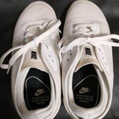 美品✨️ナイキ ホワイトスニーカー  23cmの画像