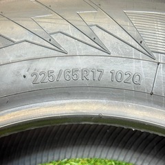 【8月末までラストワン】　アルファード　RAV4 ハリアー　225/65R17 4本　交換工賃込み　の画像