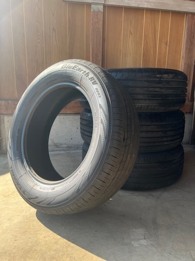 中古タイヤ組み換え無料215/60R17 96H ヨコハマRV03年製2024