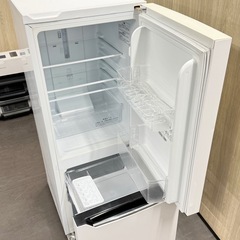 A1338🌟2019年製HISENSE2ドア冷蔵庫150L HR-D15C🌟の画像