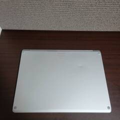 Surface laptop2 8gb 256gb プラチナ色の画像