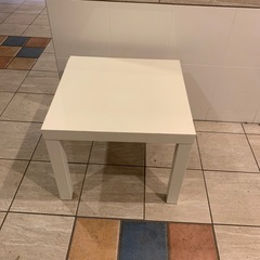 IKEAローテーブル
