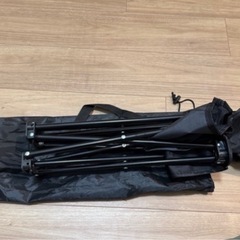 折りたたみ椅子の画像