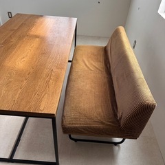 ダイニングテーブルの画像