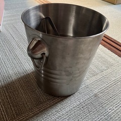 氷入れの画像