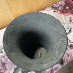 大きな花瓶 黒 陶器 焼き物 中古品 花器 重たいの画像