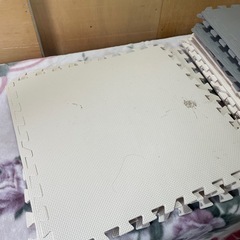 ジョイントマット 24枚 600×600 中古品 汚れありの画像