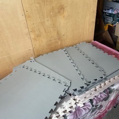 ジョイントマット 24枚 600×600 中古品 汚れありの画像